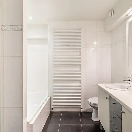 In Belgium 100m From The Sea, Cleaning Included 아파트